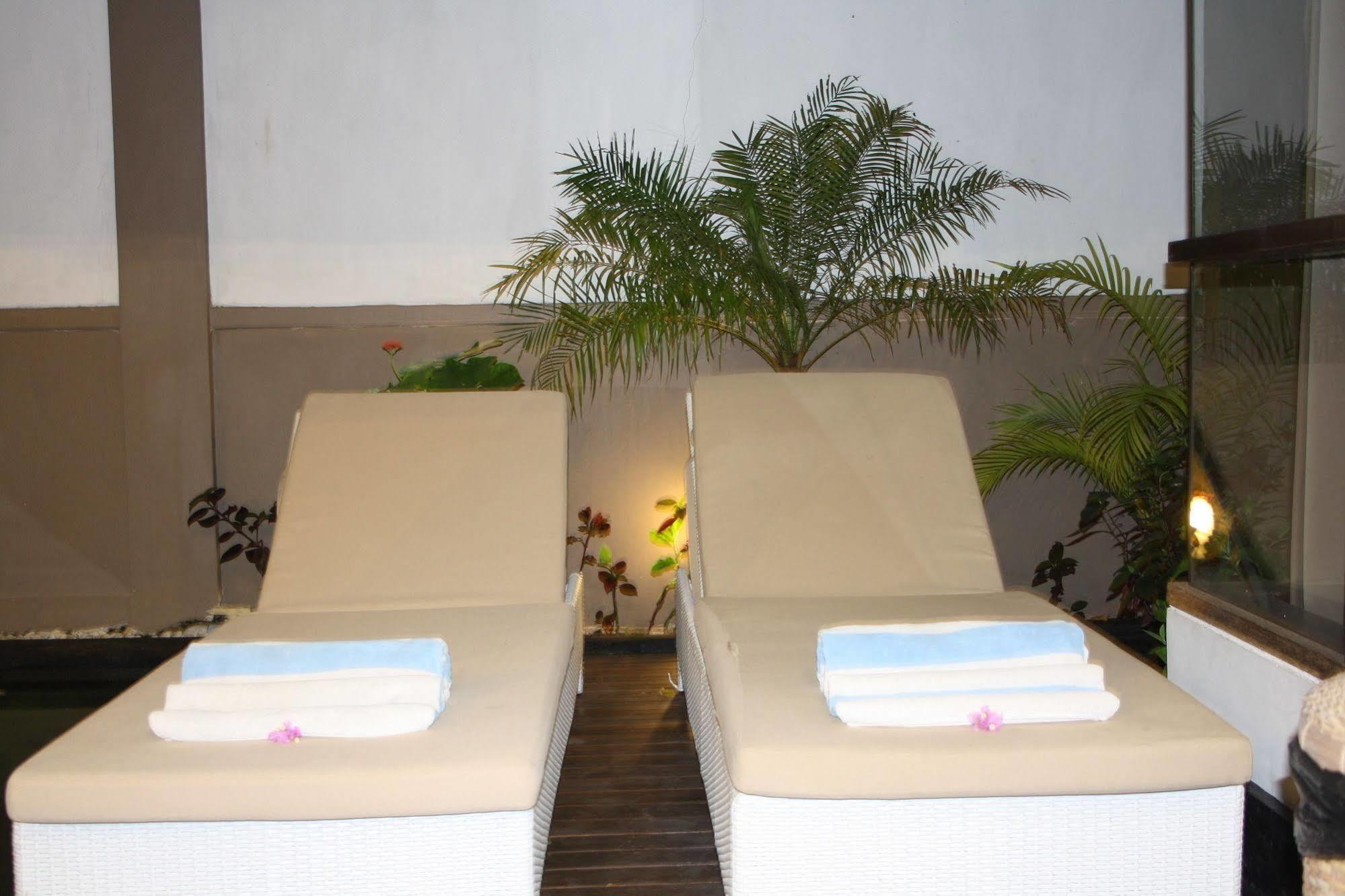 Gili Pearl Three Bedroom Villa Gili Trawangan Exterior photo